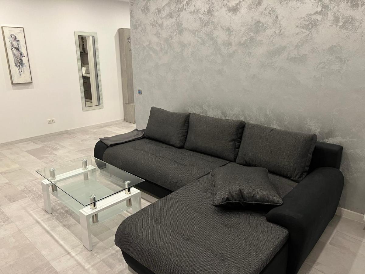 Stunning 2-Room Penthouse With Lakeview W11 Bucarest Esterno foto