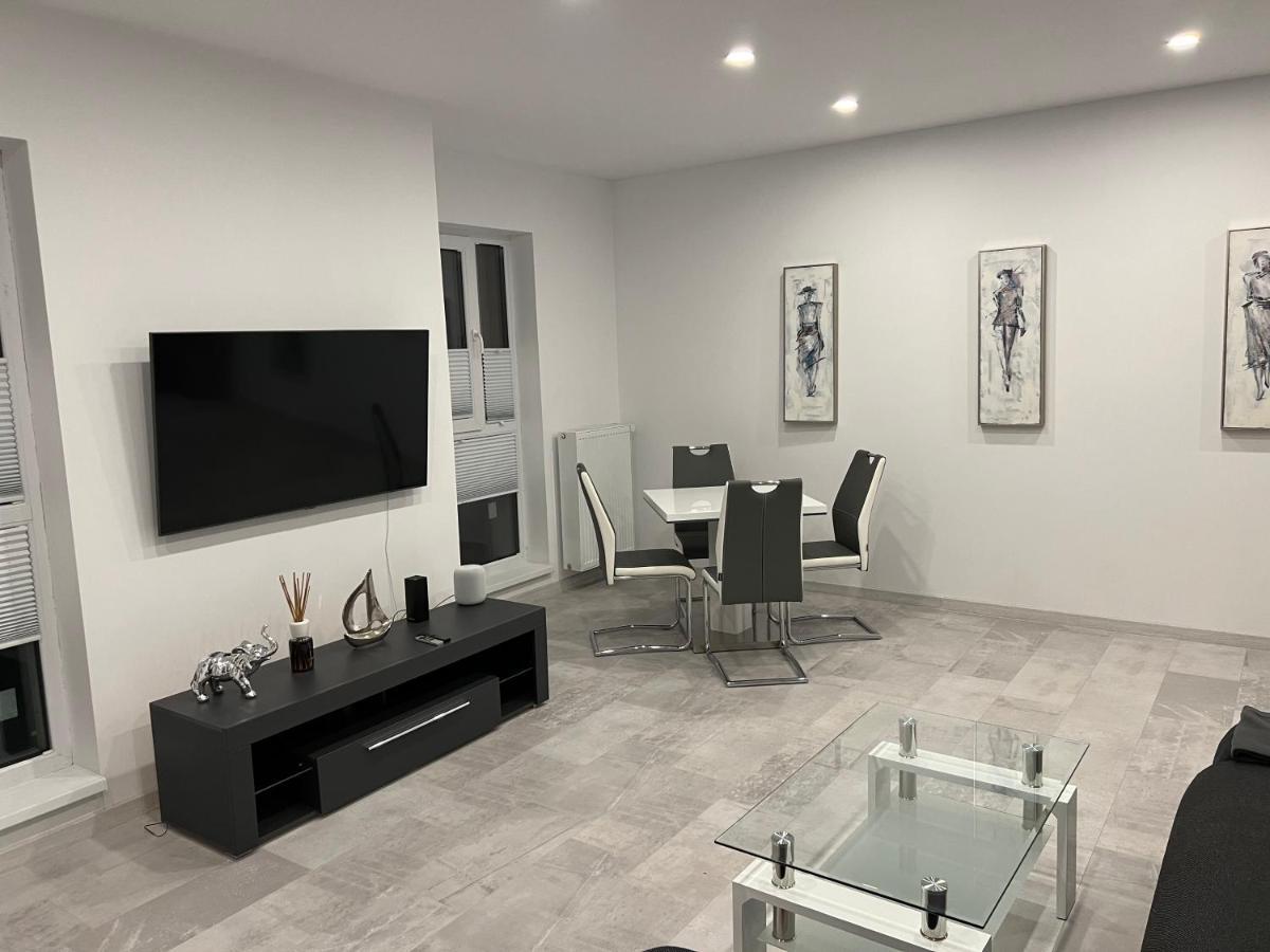 Stunning 2-Room Penthouse With Lakeview W11 Bucarest Esterno foto
