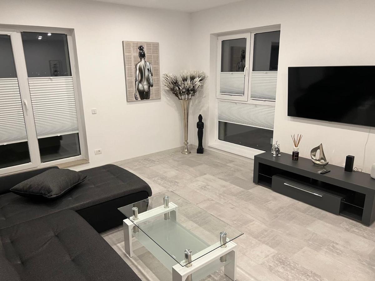 Stunning 2-Room Penthouse With Lakeview W11 Bucarest Esterno foto