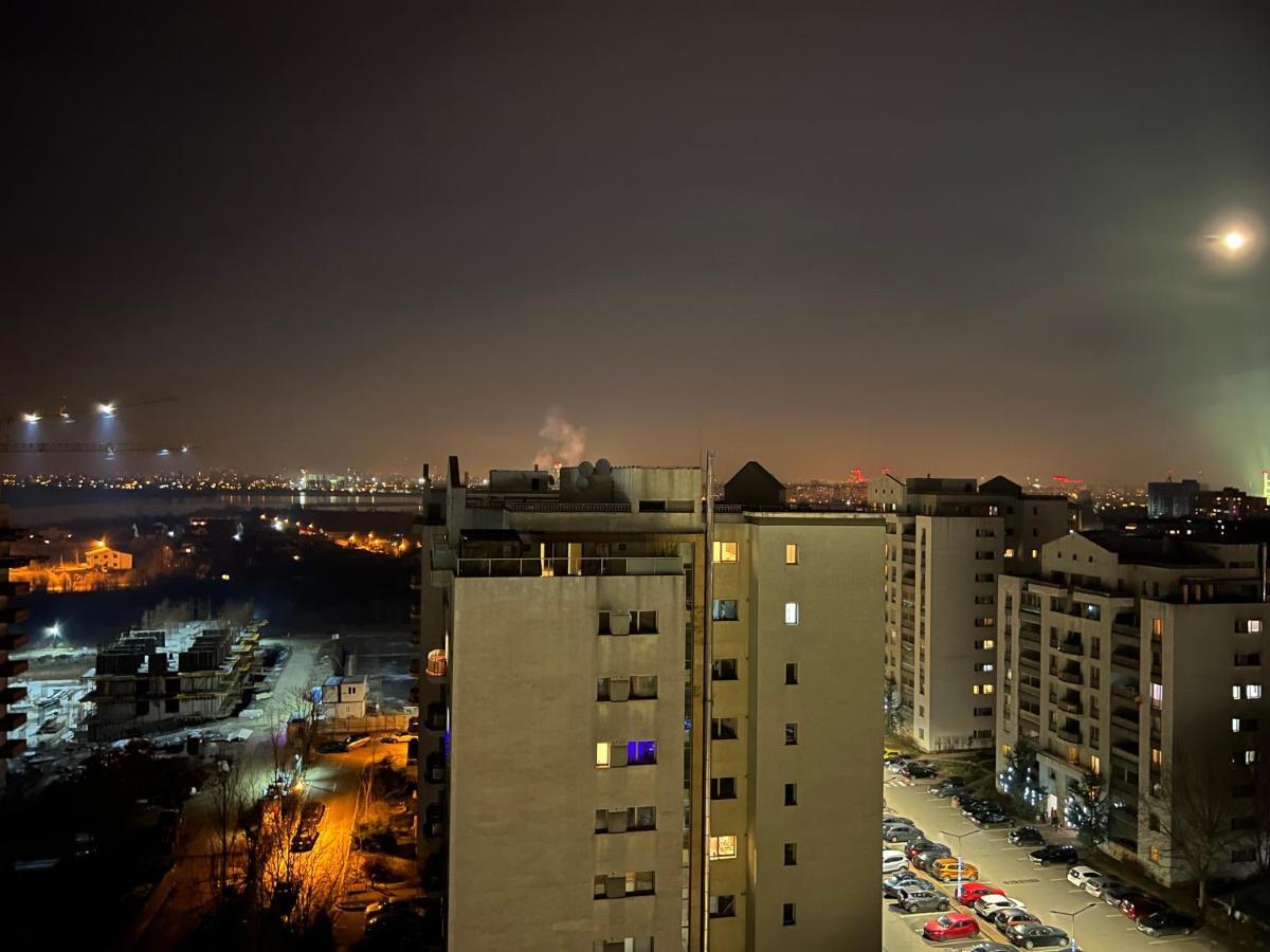 Stunning 2-Room Penthouse With Lakeview W11 Bucarest Esterno foto