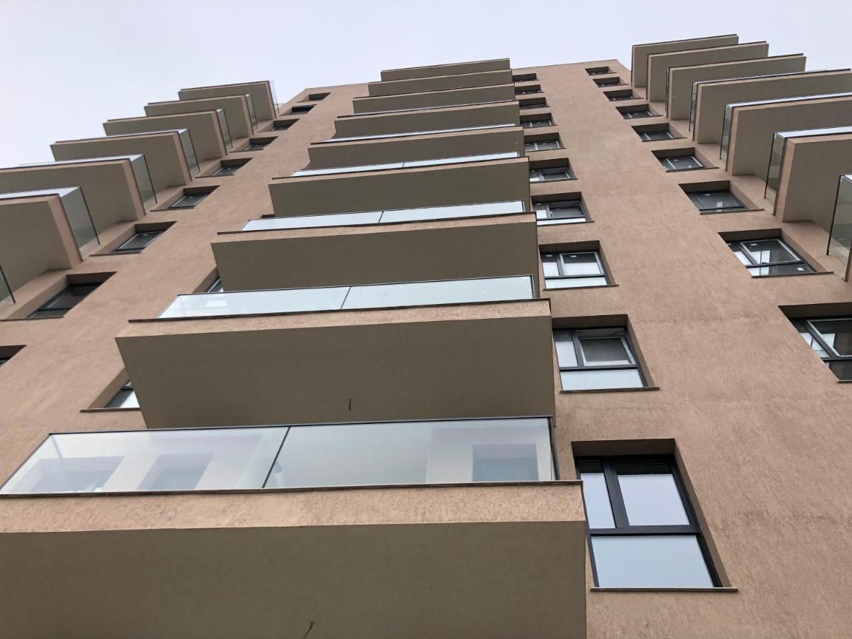 Stunning 2-Room Penthouse With Lakeview W11 Bucarest Esterno foto