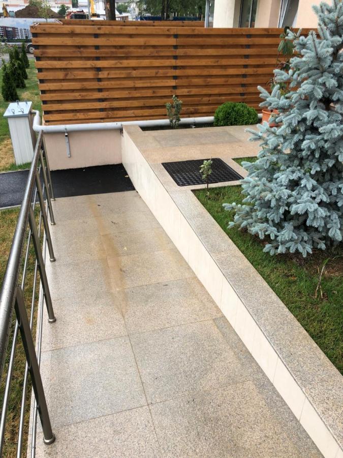 Stunning 2-Room Penthouse With Lakeview W11 Bucarest Esterno foto