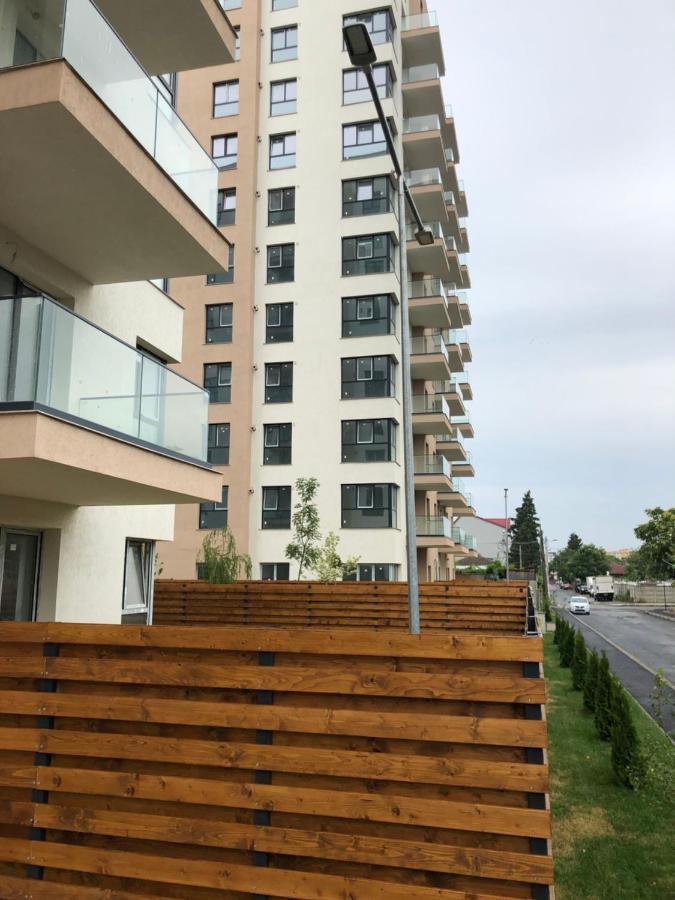 Stunning 2-Room Penthouse With Lakeview W11 Bucarest Esterno foto