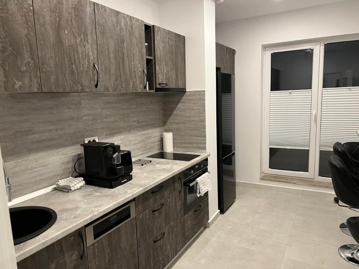 Stunning 2-Room Penthouse With Lakeview W11 Bucarest Esterno foto
