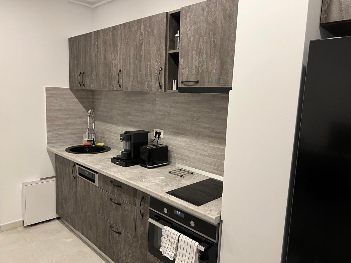Stunning 2-Room Penthouse With Lakeview W11 Bucarest Esterno foto