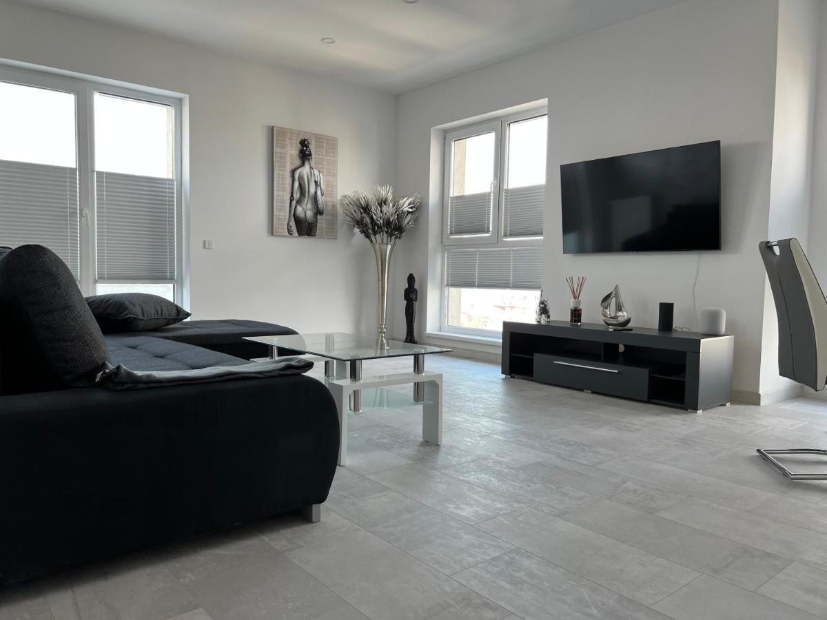 Stunning 2-Room Penthouse With Lakeview W11 Bucarest Esterno foto