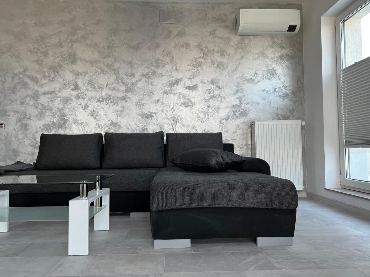 Stunning 2-Room Penthouse With Lakeview W11 Bucarest Esterno foto
